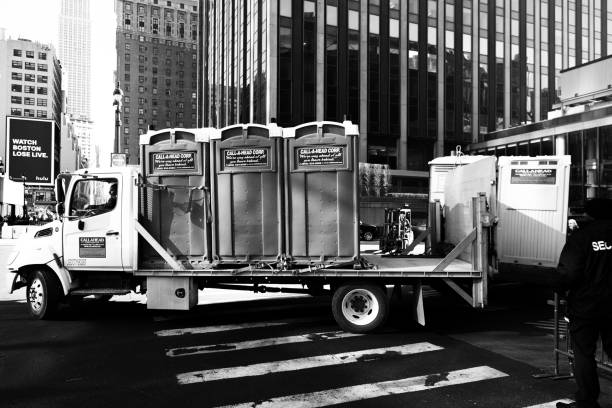 Best Affordable portable toilet rental  in Highland Park, IL